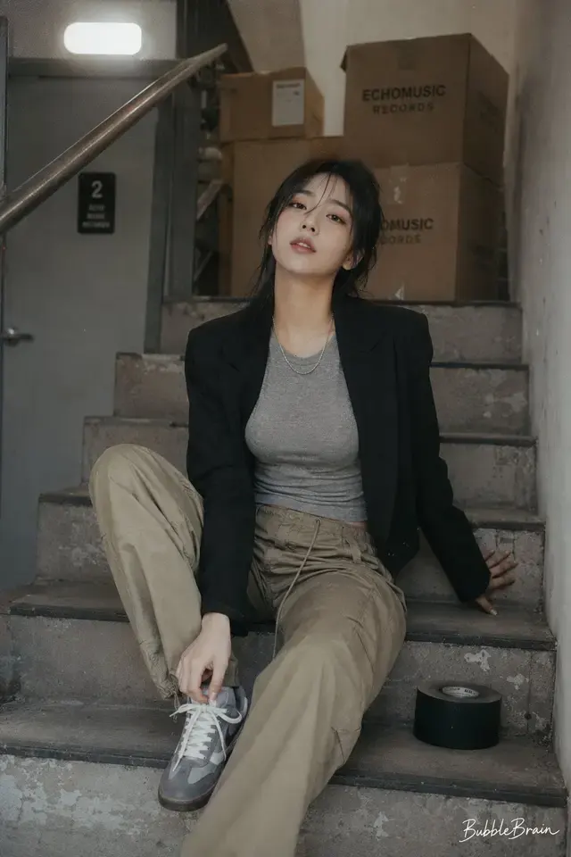 唱片公司楼梯间写真人像